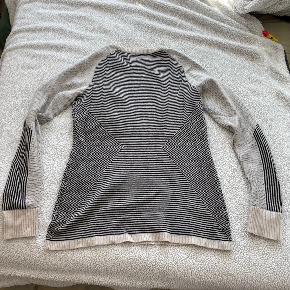 Smartwool Burgundy and Gray Knit Sweater - Picture 3 of 4